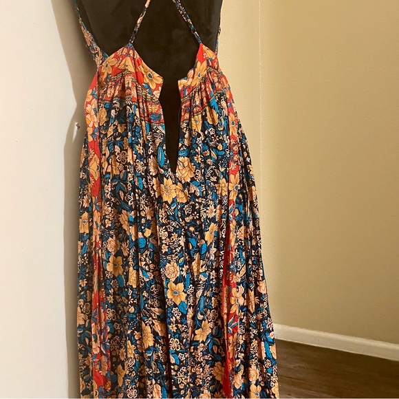 Bohemian Maxi Multi-Colored flowered Large Dress - Picture 7 of 9